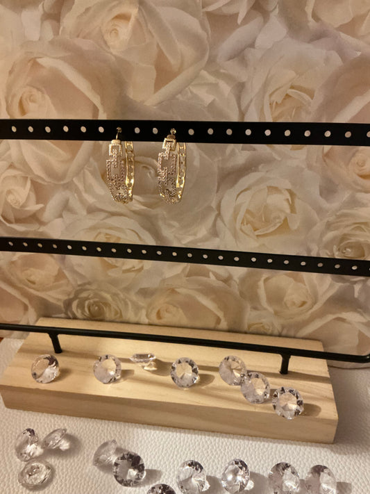 Square linked hoops